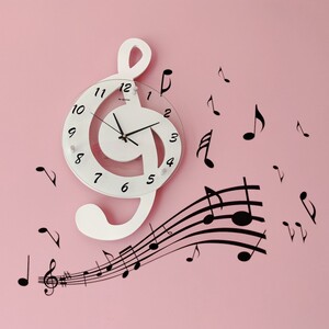 创意卡通音符木制壁挂石英钟 卧室客厅现代静音装饰时钟