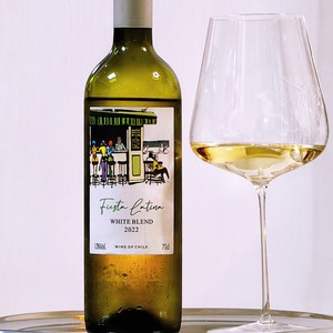 龙井冷萃茉莉冰茶搭配智利Fiesta Latina小酒馆长相思干白葡萄酒
