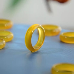 天然金蜜色帝王黄玉髓戒指 黄玛瑙玉石跑环男女款 附证书包邮