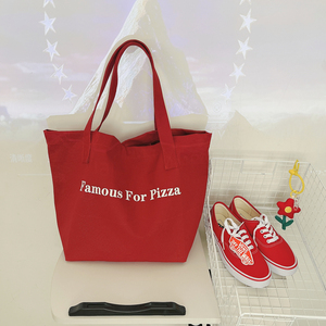 2025新款Famous For Pizza同款红色字母oversize大容量帆布包